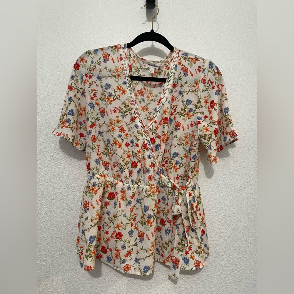 Pink Rose Women white red blue Floral Blouse Size Large Very Pretty Top
